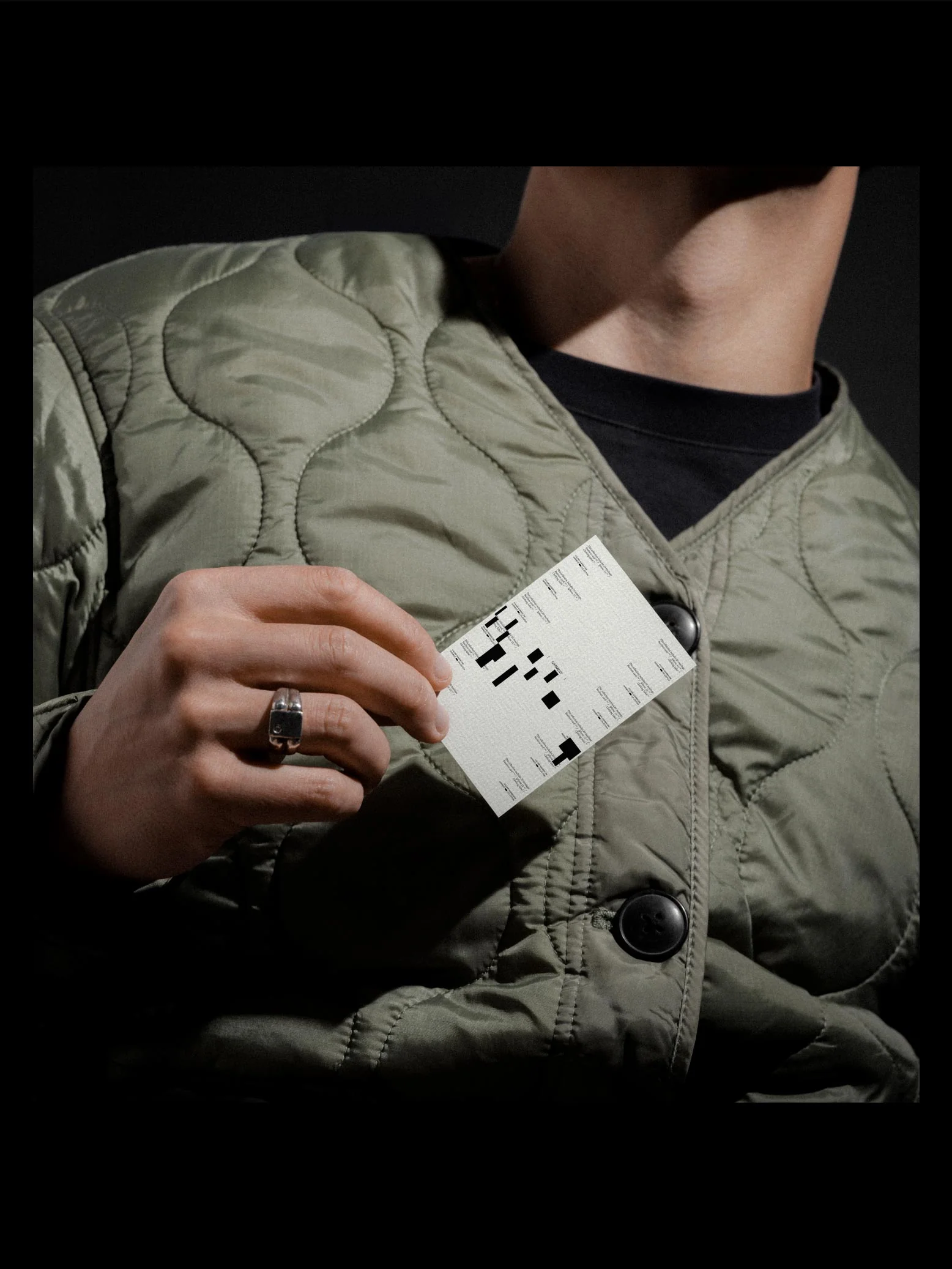 BUSINESS-CARD-MOCKUP-05