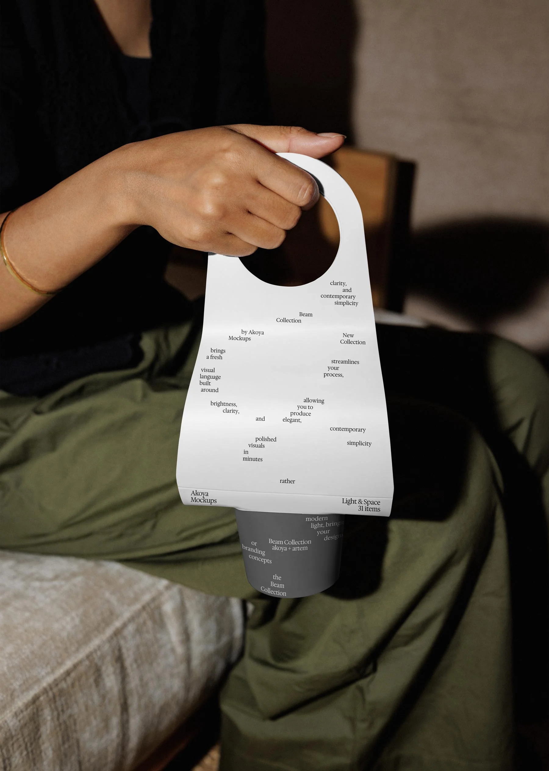 COFFEE-HOLDER-MOCKUP-01