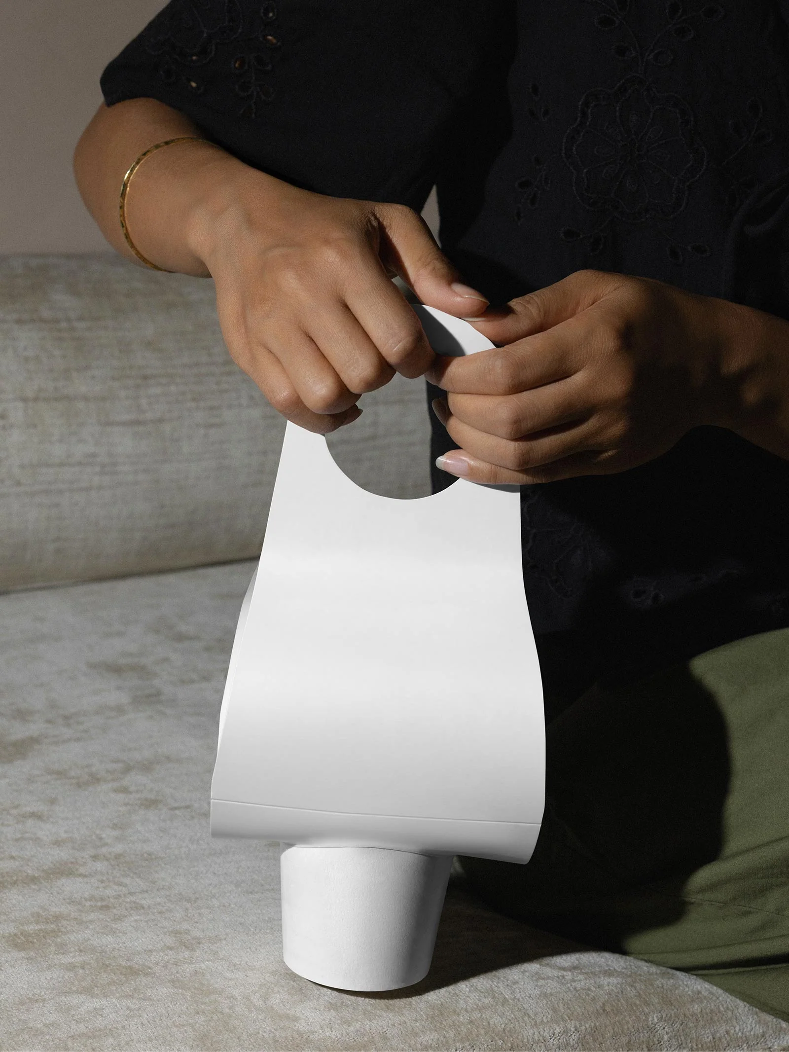 COFFEE-HOLDER-MOCKUP-04 - Image 3