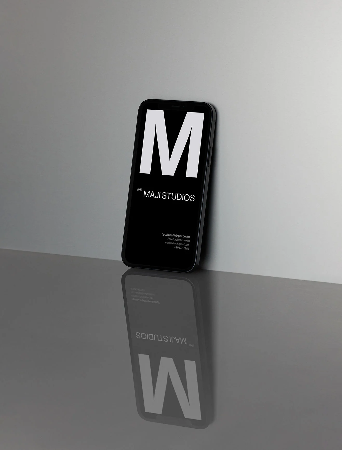 IPHONE-MOCKUP-03