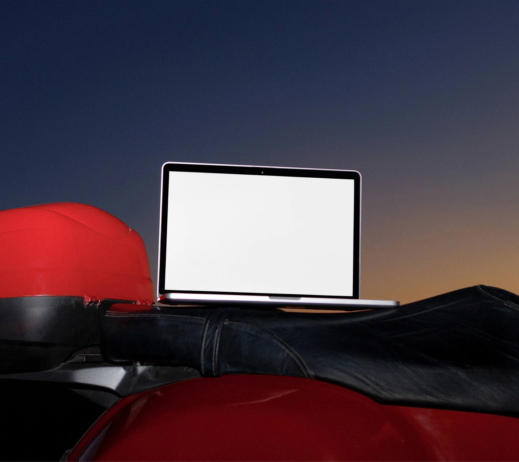 MACBOOK-MOCKUP-015 - Image 2