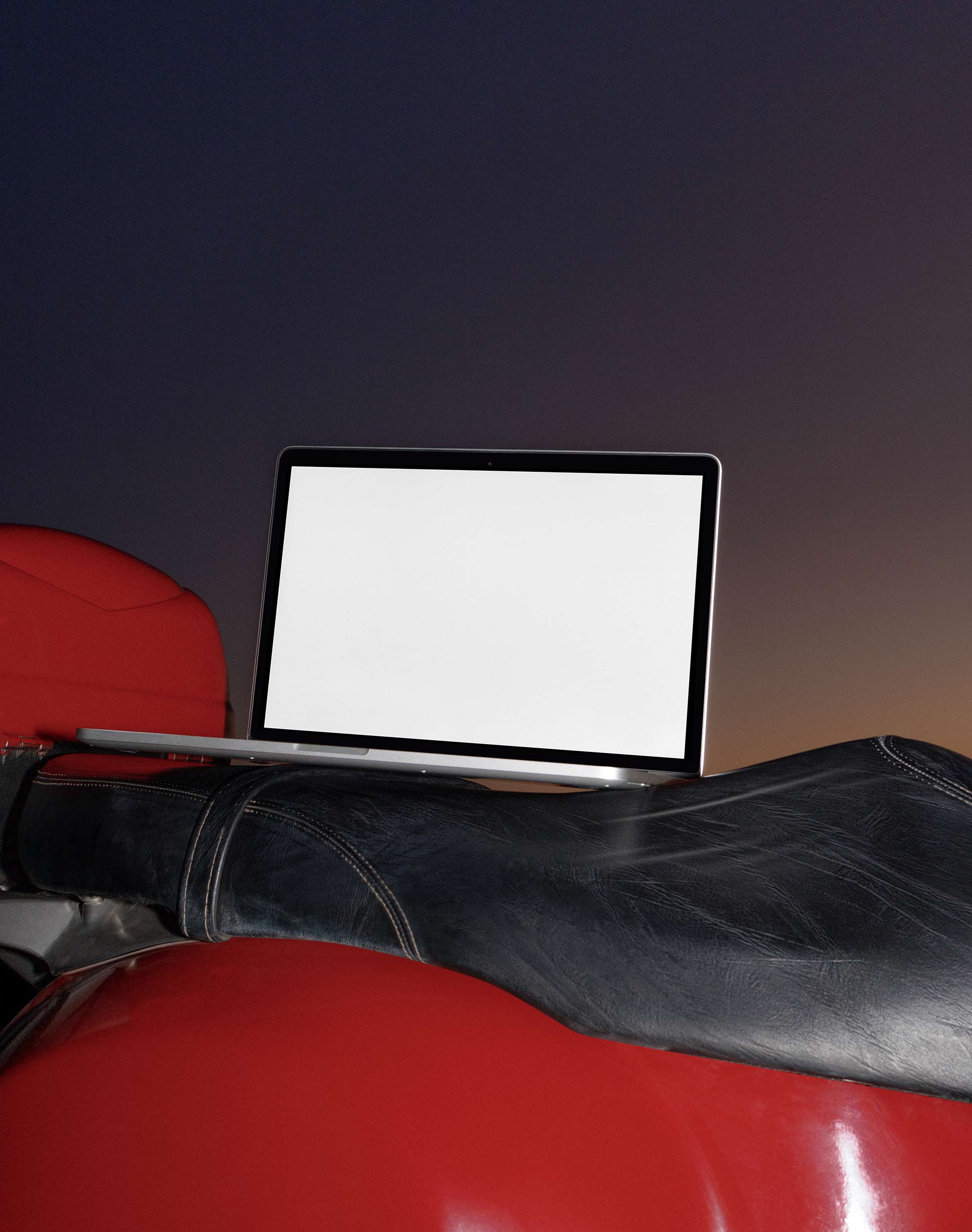 MACBOOK-MOCKUP-017 - Image 2