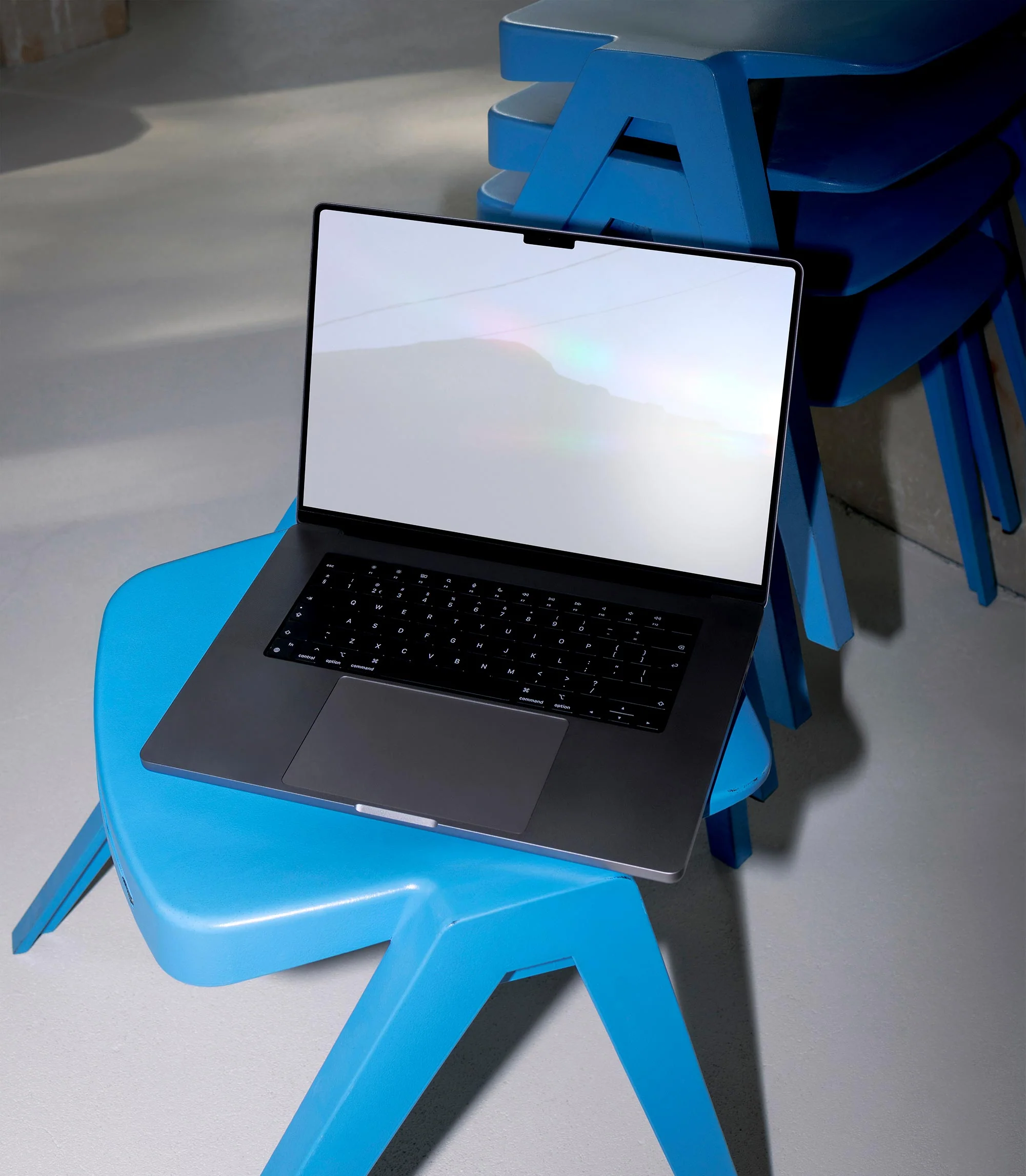 MACBOOK-MOCKUP-018 - Image 2