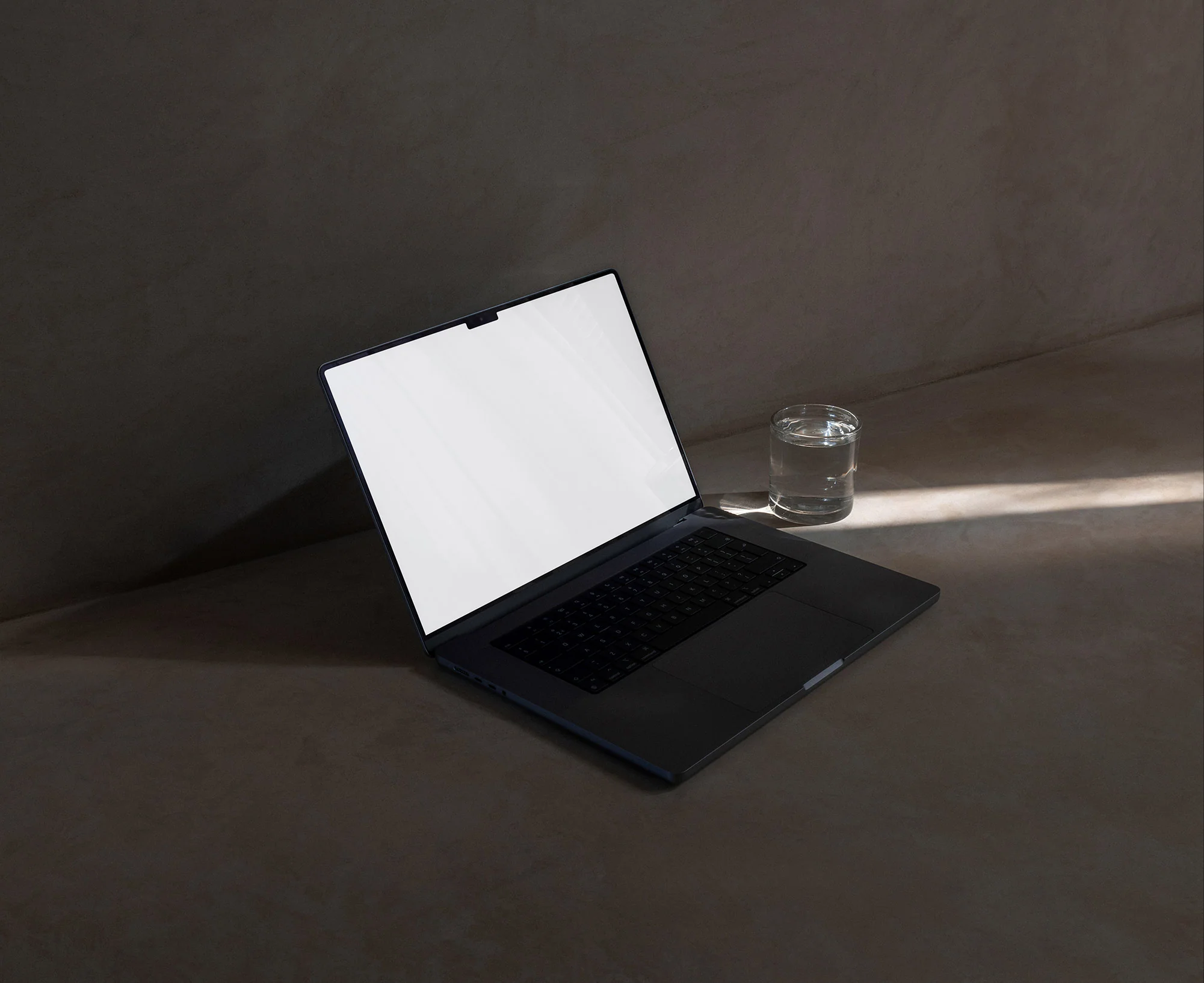 MACBOOK-MOCKUP-020 - Image 4