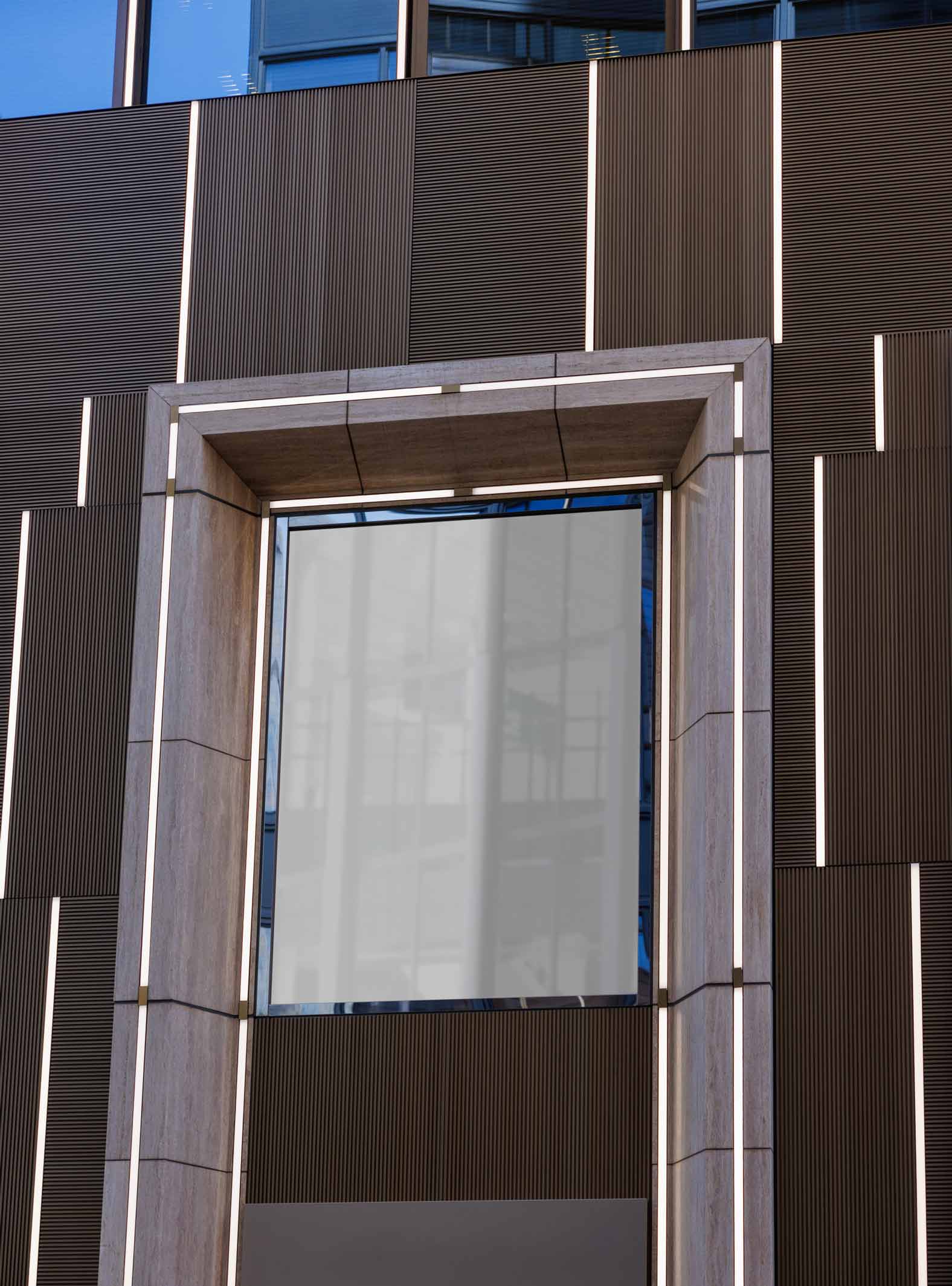 OOH-MOCKUP-016 - Image 2