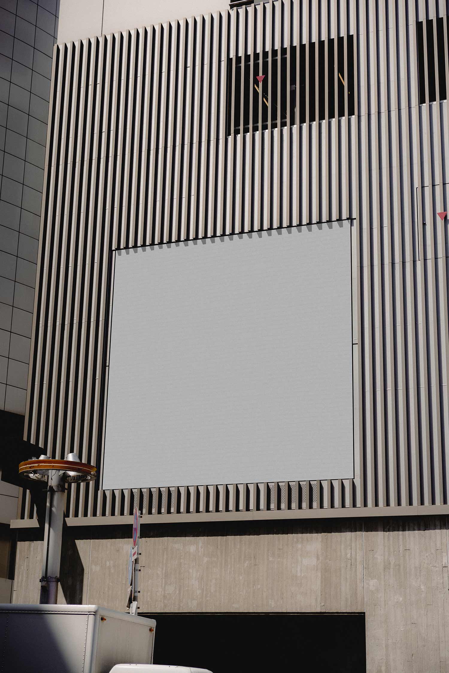 OOH-MOCKUP-031 - Image 3