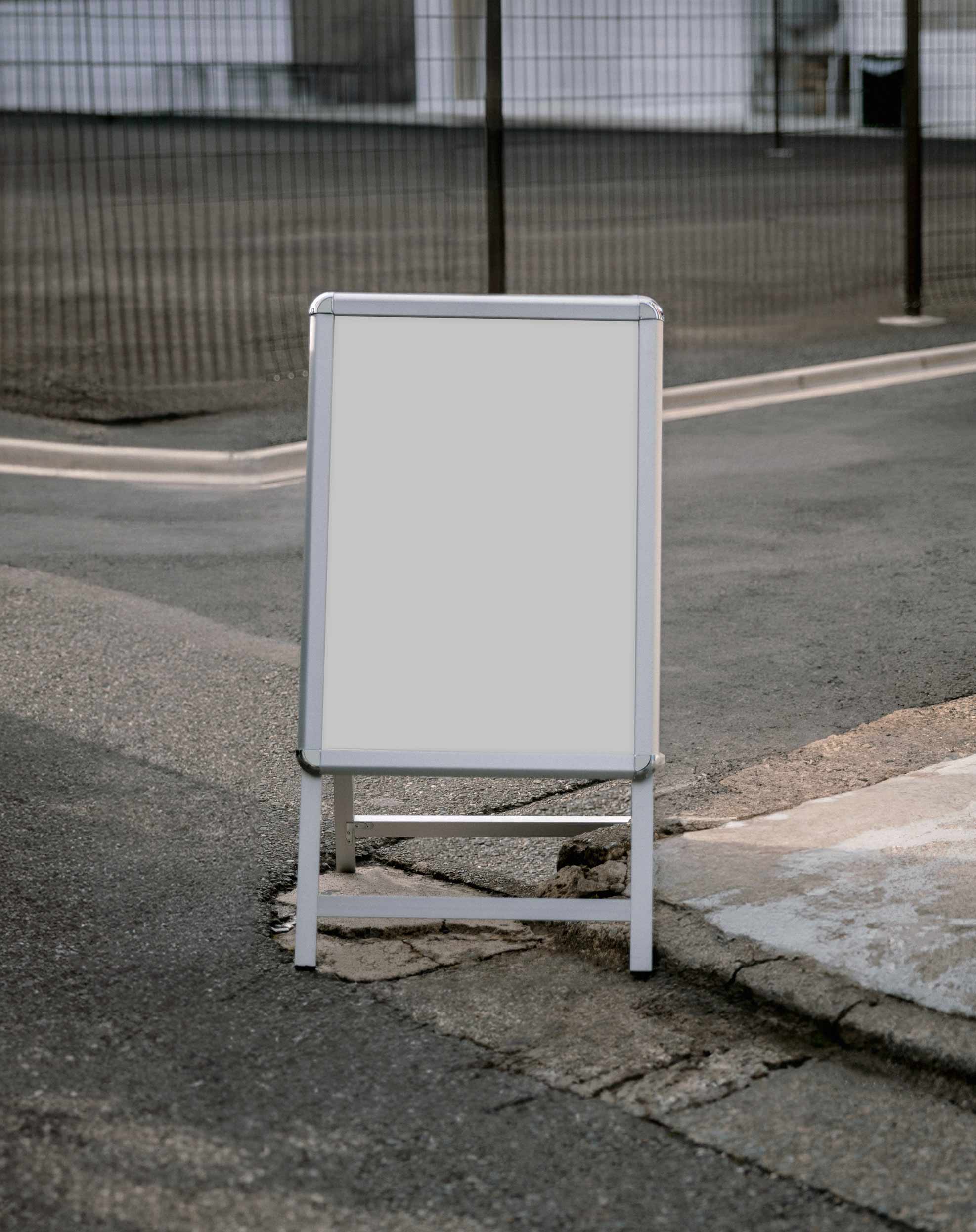OOH-MOCKUP-038 - Image 2