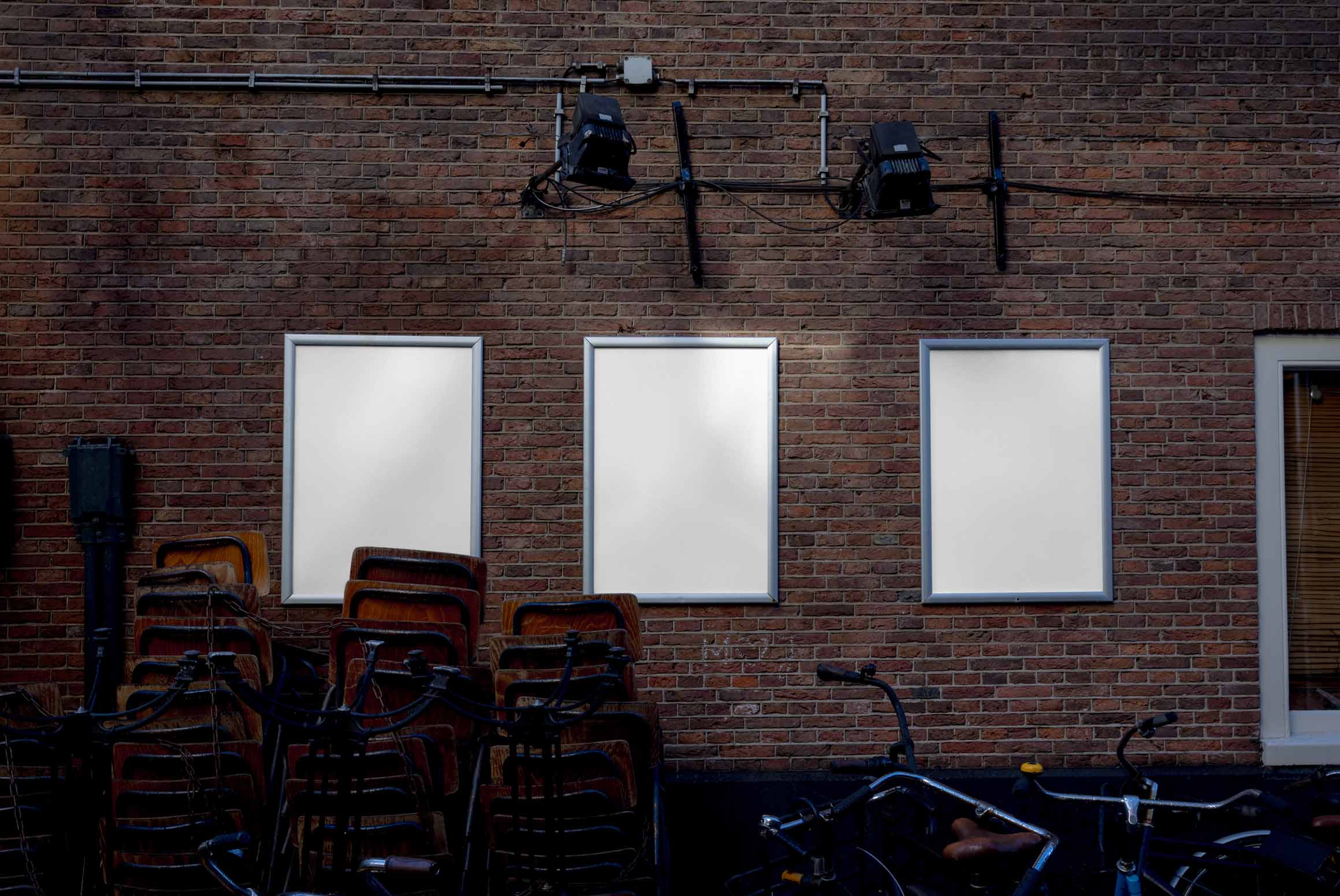 OOH-MOCKUP-070 - Image 2
