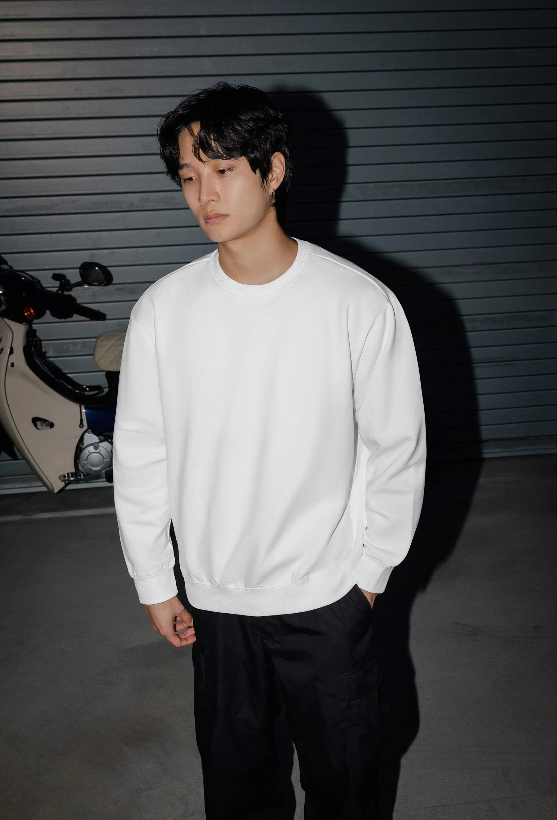 SWEATER-MOCKUP-01 - Image 2